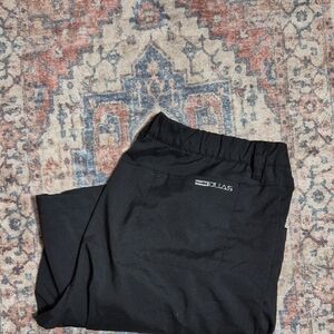 HOLLAS STRETCH WAIST GOLF SHORTS. MENS 38